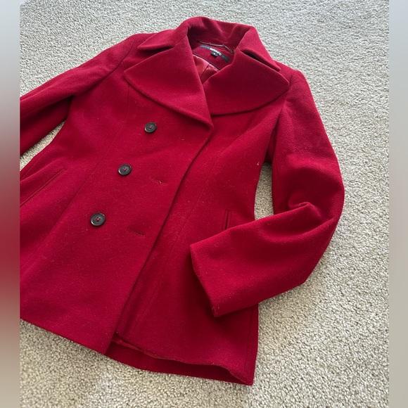 Red coat - Picture 2 of 2